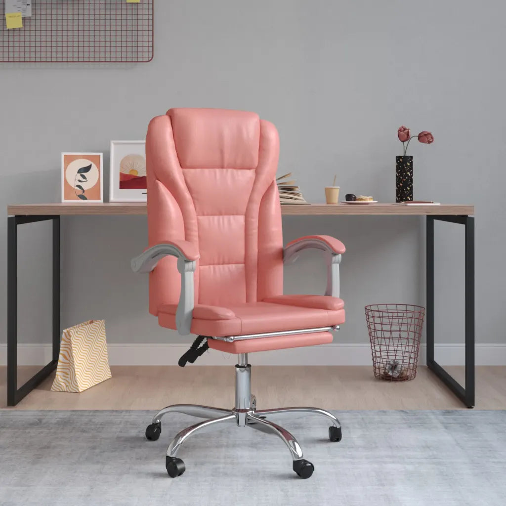 Fauteuil de bureau inclinable rose dans un espace de travail contemporain.