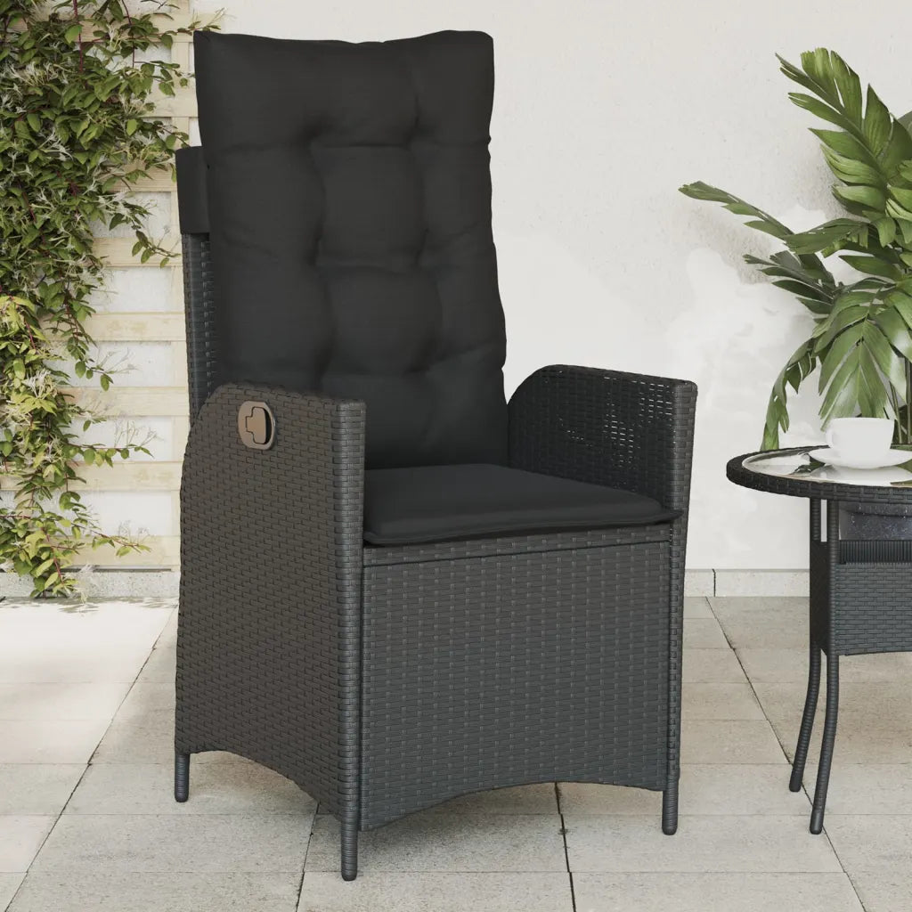 Un Fauteuil de Jardin Inclinable en polyrotin résistant aux intempéries.