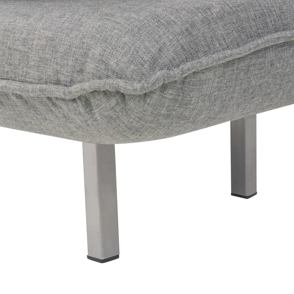 Un Fauteuil Pivotant Inclinable mais également convertible. Disponible en gris clair ou gris foncé.