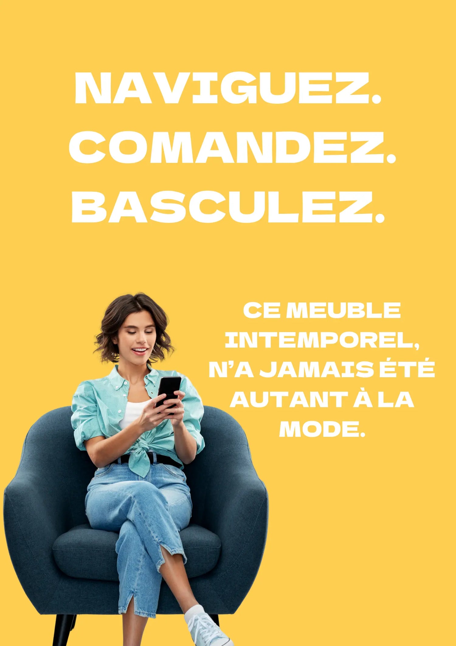 Une femme sur un Rocking Chair en train de commander avec son téléphone un Fauteuil à Bascule.