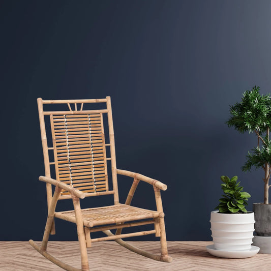 Une Chaise en Bambou dans un salon japonais.