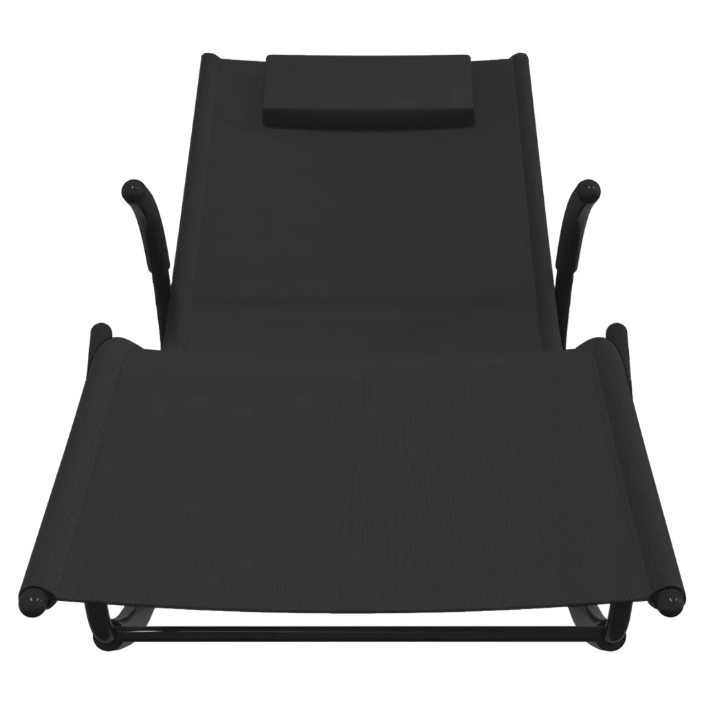 Une Chaise Longue Noire confortable et fonctionnelle pour espace extérieur.