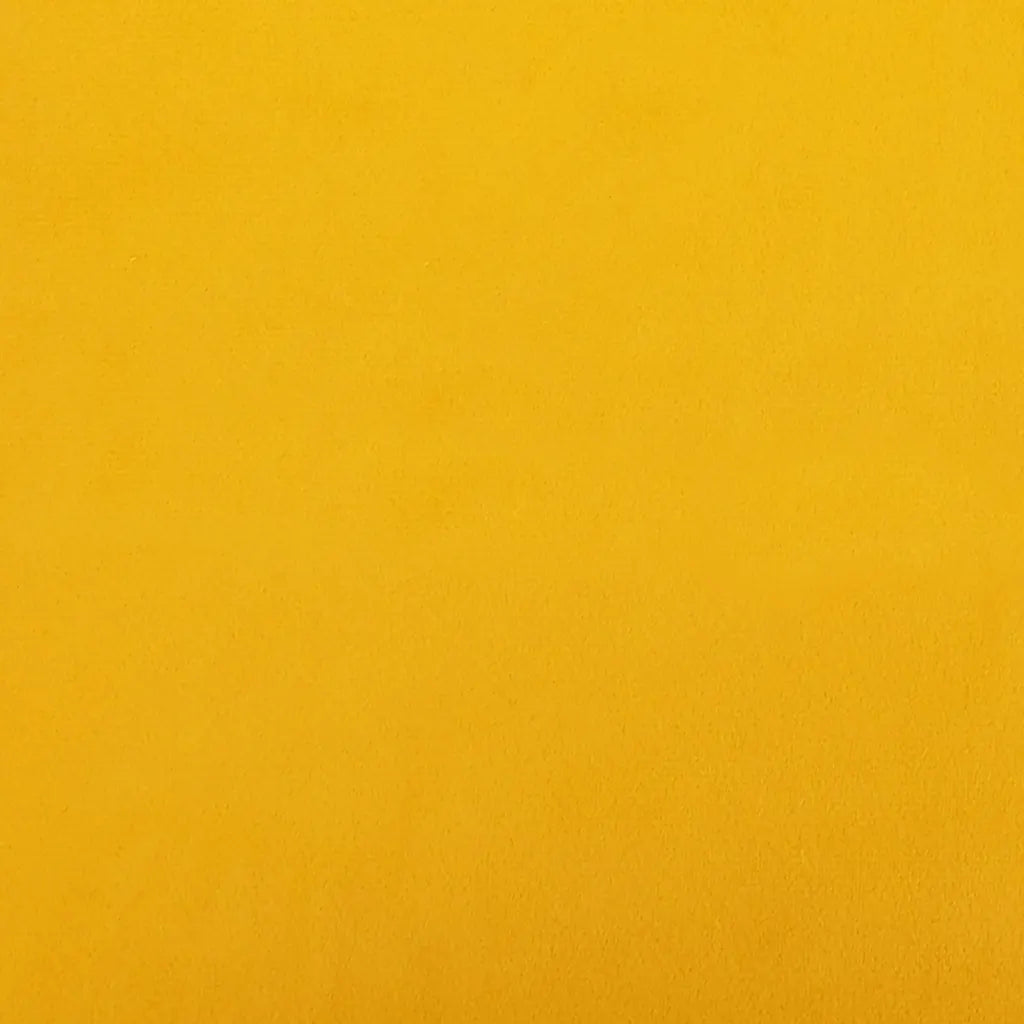 Un Fauteuil à Bascule au style Scandinave de part le choix de sa couleur jaune.