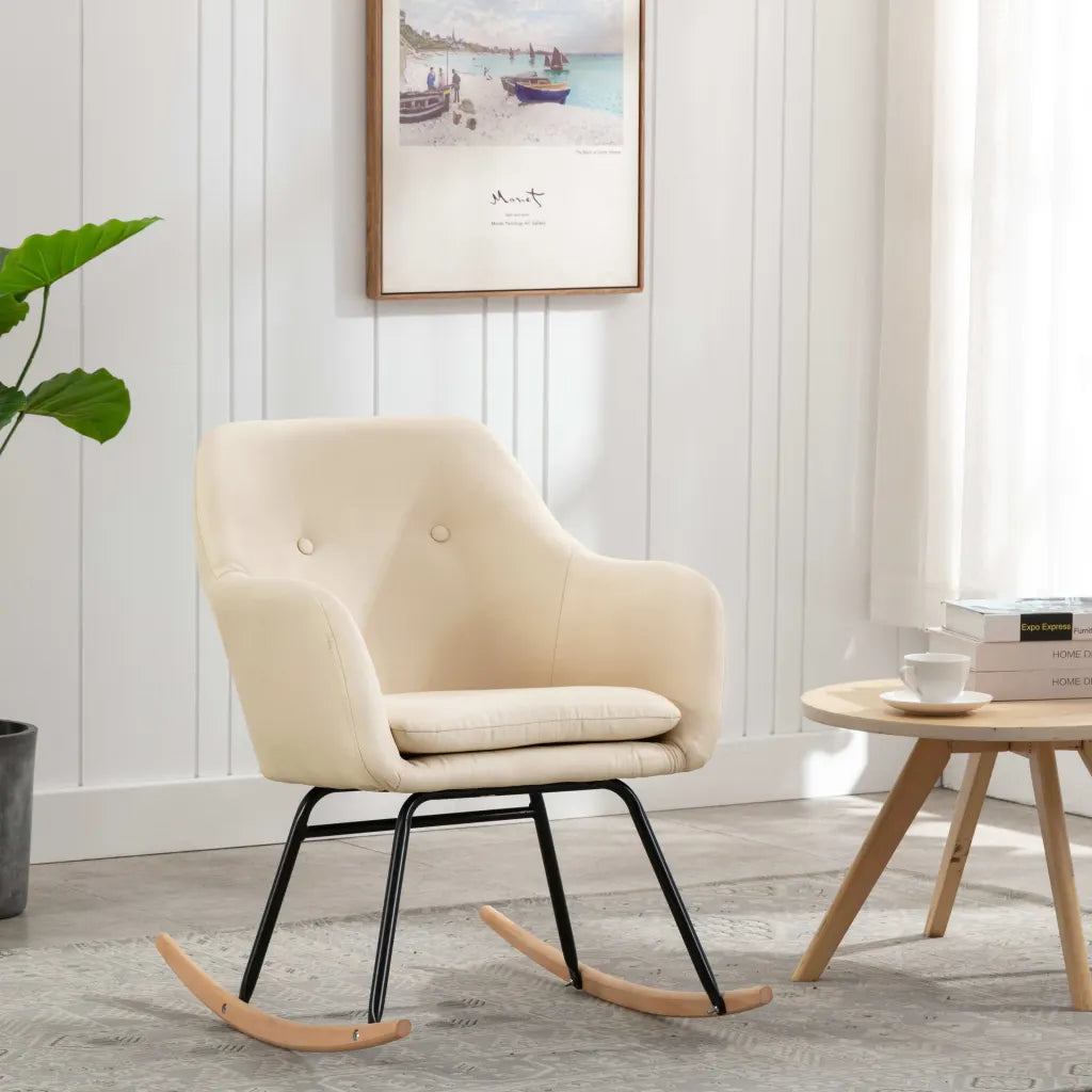 Un fauteuil à Bascule Beige.