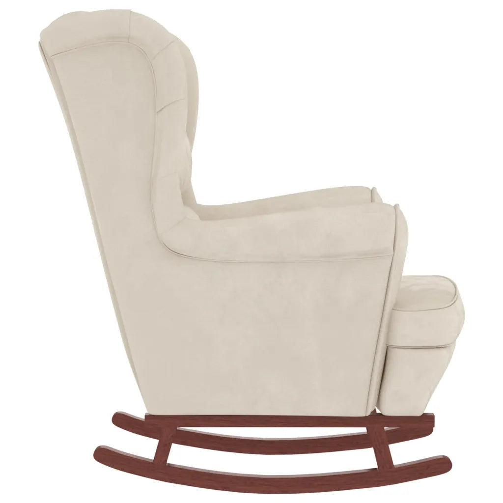 Un Fauteuil à Bascule de couleur Blanc Mouton. Pratique et confortable grâce notamment à son repose-pieds.