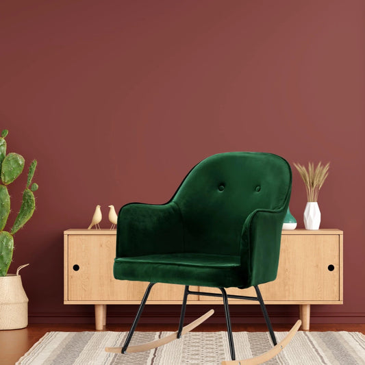 Un Rocking-Chair Vert dans un salon couleur taupe.